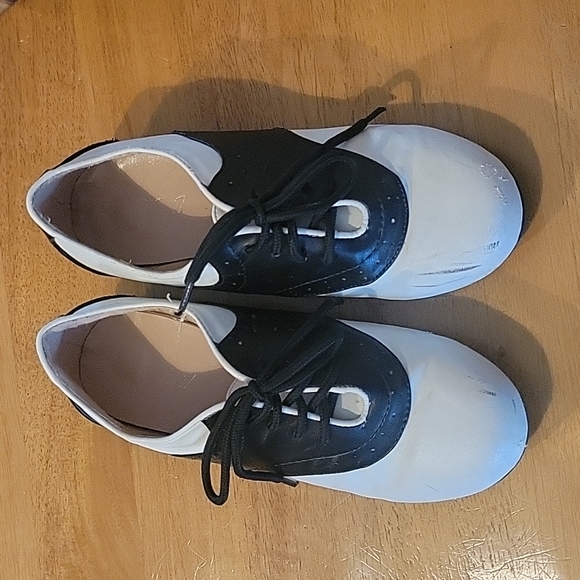 Youth Sadle shoes size 4/5 - Picture 1 of 11